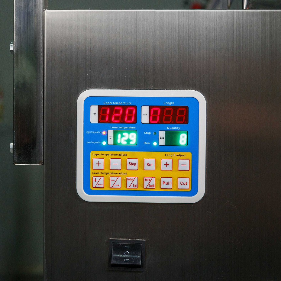 Фасовочно-упаковочная машина DXDK-1000 Эко (пакет-подушка, Ш. пленки 420 мм,фотодатчик)